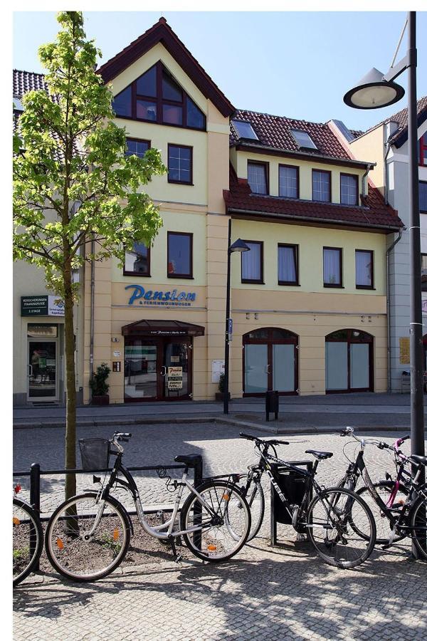 Pension Am Markt Lübben Esterno foto