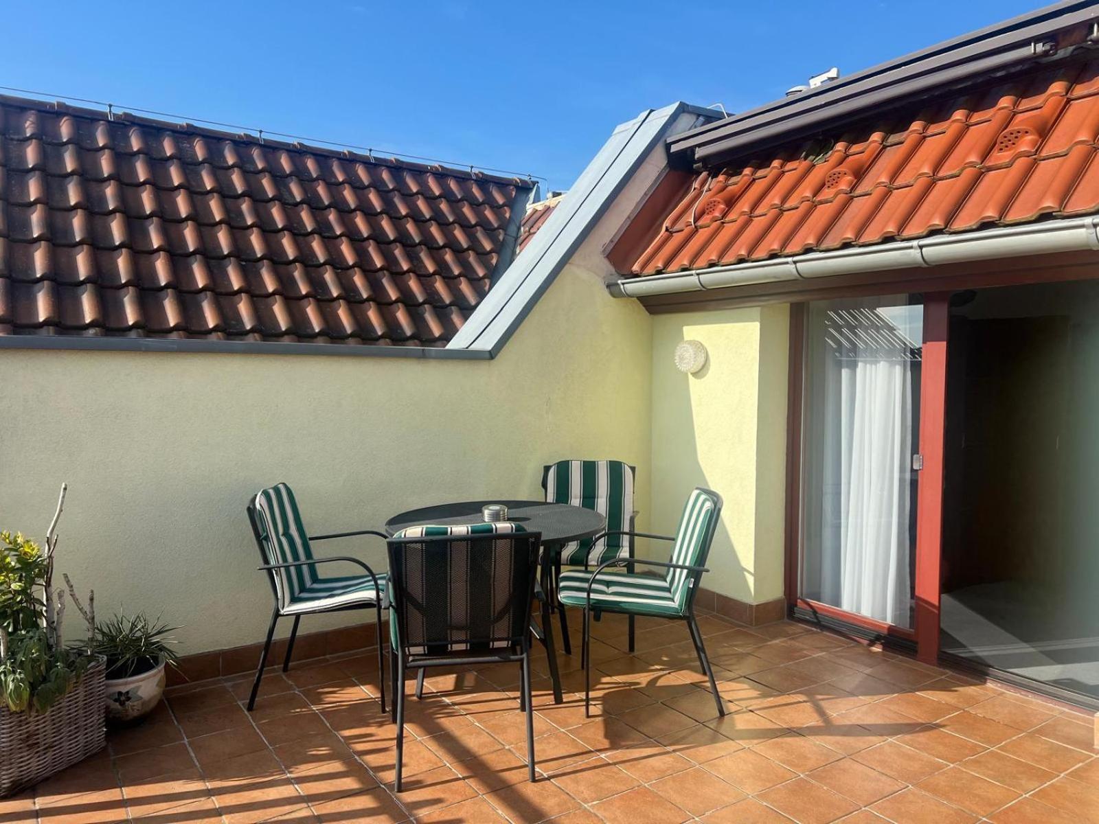 Pension Am Markt Lübben Esterno foto