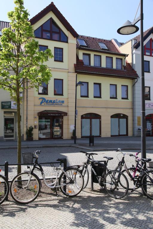 Pension Am Markt Lübben Esterno foto