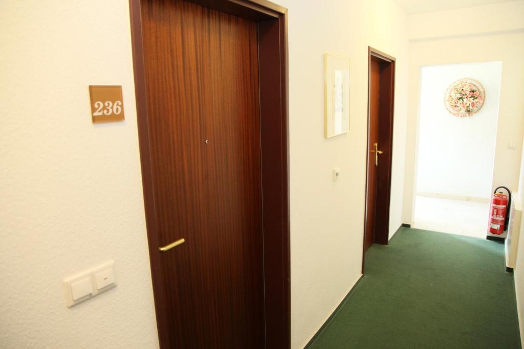 Pension Am Markt Lübben Esterno foto