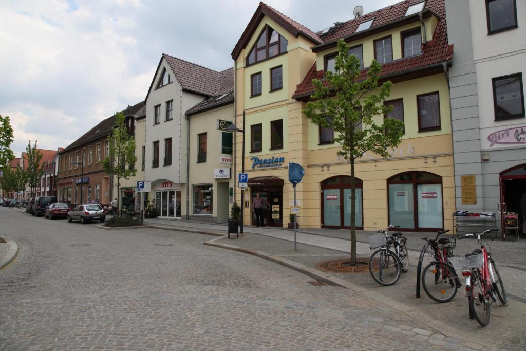 Pension Am Markt Lübben Esterno foto